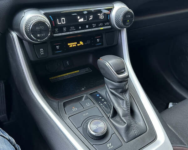 Тойота РАВ 4 2021 в Днепре (Днепропетровске) на Automoto.ua Синий Тойота РАВ 4, объемом двигателя 2.5 л и пробегом 101 тыс. км за 31000 $, фото 40 на Automoto.ua