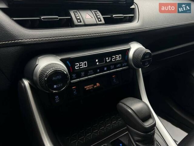 Синий Тойота РАВ 4, объемом двигателя 2.5 л и пробегом 19 тыс. км за 35500 $, фото 17 на Automoto.ua