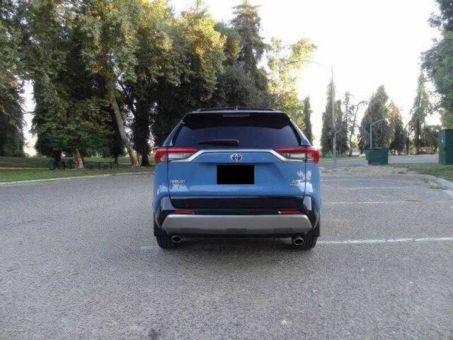 Синий Тойота РАВ 4, объемом двигателя 2.5 л и пробегом 20 тыс. км за 18500 $, фото 3 на Automoto.ua