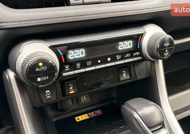 Синий Тойота РАВ 4, объемом двигателя 1.99 л и пробегом 33 тыс. км за 34173 $, фото 19 на Automoto.ua