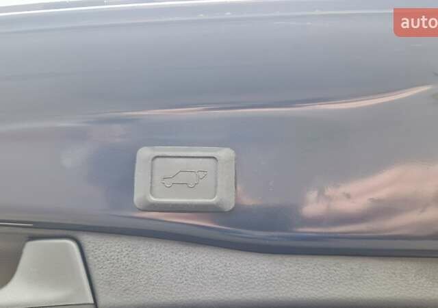 Синий Тойота РАВ 4, объемом двигателя 2.5 л и пробегом 25 тыс. км за 37900 $, фото 31 на Automoto.ua