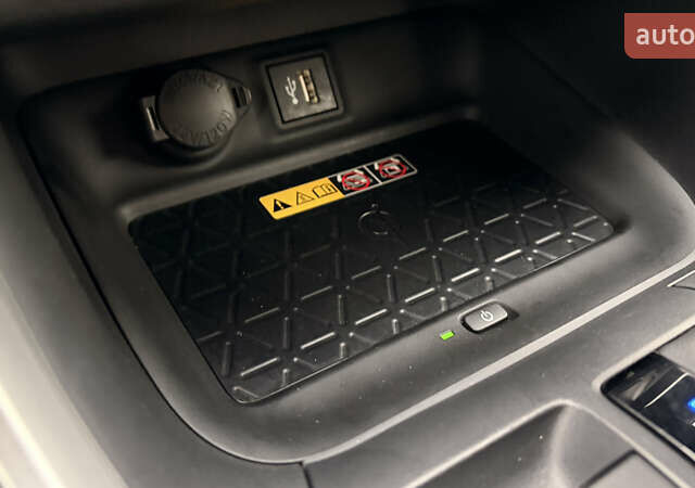 Синий Тойота РАВ 4, объемом двигателя 1.99 л и пробегом 33 тыс. км за 34173 $, фото 18 на Automoto.ua