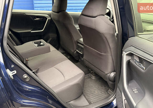 Синий Тойота РАВ 4, объемом двигателя 1.99 л и пробегом 33 тыс. км за 34173 $, фото 10 на Automoto.ua