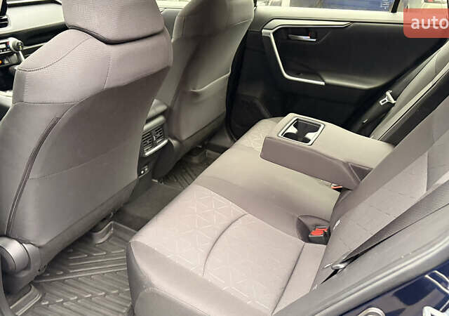 Синий Тойота РАВ 4, объемом двигателя 1.99 л и пробегом 33 тыс. км за 34173 $, фото 13 на Automoto.ua