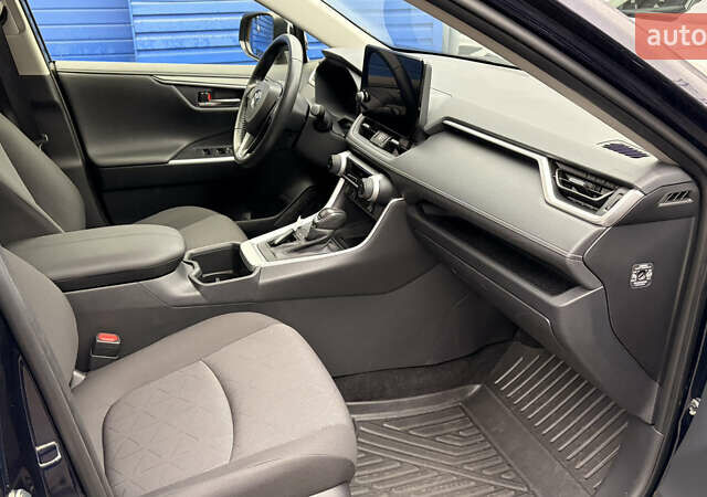 Синий Тойота РАВ 4, объемом двигателя 1.99 л и пробегом 33 тыс. км за 34173 $, фото 9 на Automoto.ua