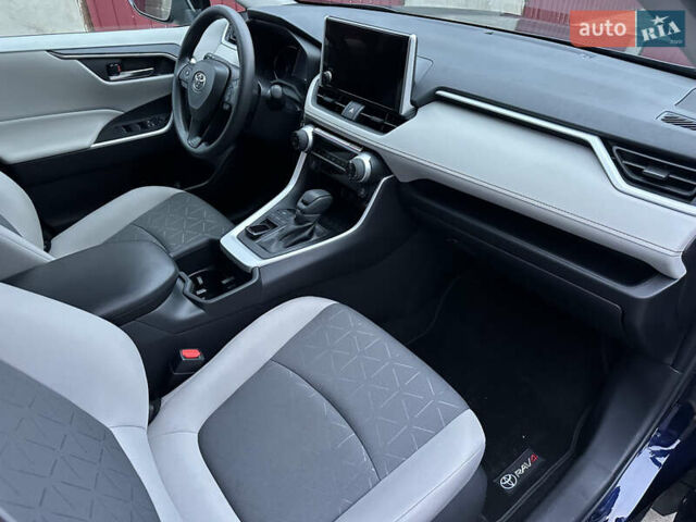 Синий Тойота РАВ 4, объемом двигателя 2.5 л и пробегом 1 тыс. км за 29700 $, фото 23 на Automoto.ua