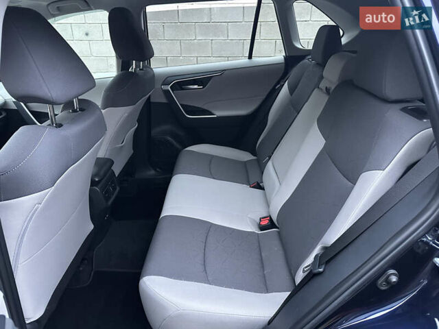 Синий Тойота РАВ 4, объемом двигателя 2.5 л и пробегом 1 тыс. км за 29700 $, фото 33 на Automoto.ua