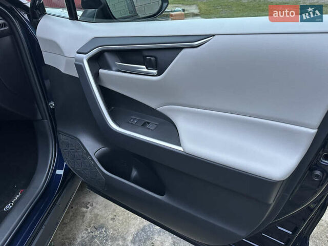 Синий Тойота РАВ 4, объемом двигателя 2.5 л и пробегом 1 тыс. км за 29700 $, фото 28 на Automoto.ua