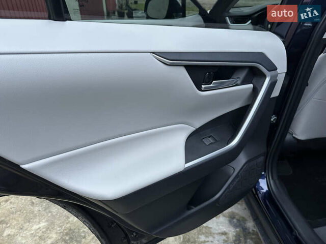 Синий Тойота РАВ 4, объемом двигателя 2.5 л и пробегом 1 тыс. км за 29700 $, фото 31 на Automoto.ua