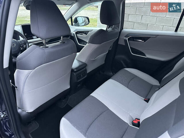 Синий Тойота РАВ 4, объемом двигателя 2.5 л и пробегом 1 тыс. км за 29700 $, фото 32 на Automoto.ua