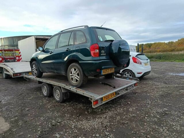 Зеленый Тойота РАВ 4, объемом двигателя 2 л и пробегом 145 тыс. км за 3000 $, фото 2 на Automoto.ua