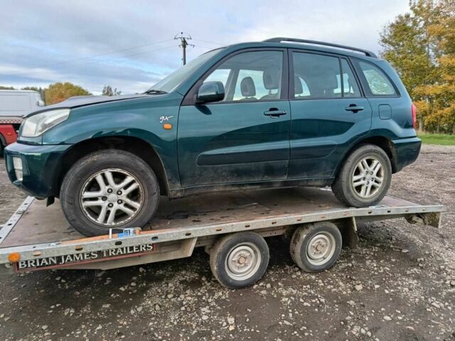 Зеленый Тойота РАВ 4, объемом двигателя 2 л и пробегом 145 тыс. км за 3000 $, фото 1 на Automoto.ua