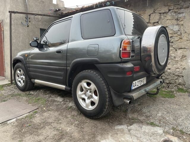 Зелений Тойота РАВ 4, об'ємом двигуна 2 л та пробігом 100 тис. км за 4500 $, фото 9 на Automoto.ua