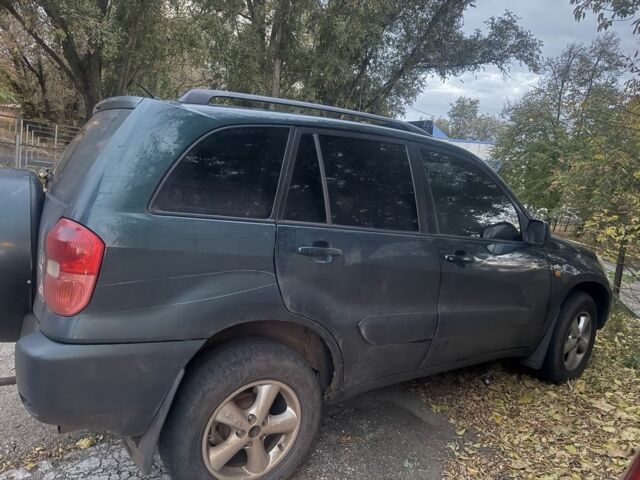 Зеленый Тойота РАВ 4, объемом двигателя 2 л и пробегом 360 тыс. км за 4500 $, фото 2 на Automoto.ua