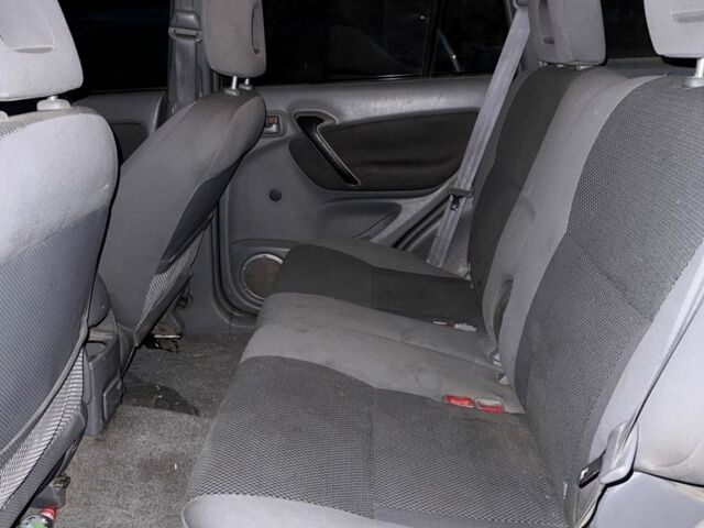 Зеленый Тойота РАВ 4, объемом двигателя 2 л и пробегом 360 тыс. км за 4500 $, фото 6 на Automoto.ua