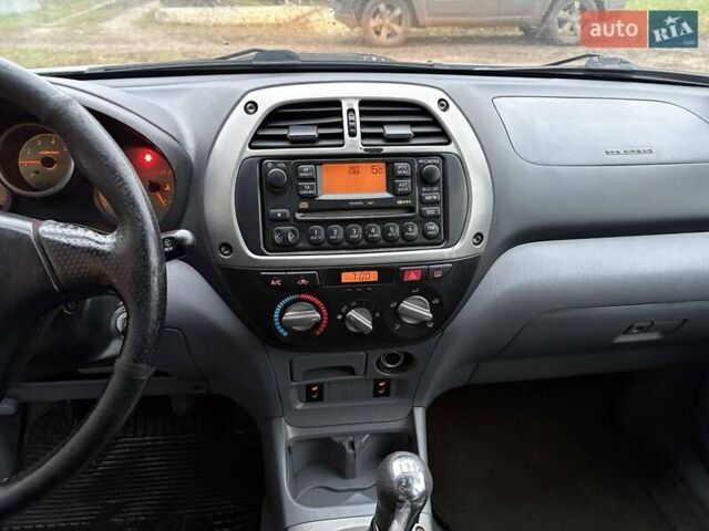 Зеленый Тойота РАВ 4, объемом двигателя 2 л и пробегом 355 тыс. км за 6200 $, фото 8 на Automoto.ua