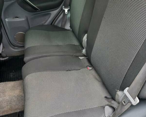 Зеленый Тойота РАВ 4, объемом двигателя 2 л и пробегом 219 тыс. км за 6800 $, фото 6 на Automoto.ua