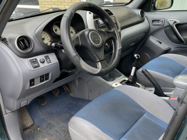 Зеленый Тойота РАВ 4, объемом двигателя 2 л и пробегом 350 тыс. км за 3200 $, фото 7 на Automoto.ua