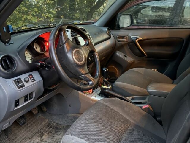 Зеленый Тойота РАВ 4, объемом двигателя 2 л и пробегом 360 тыс. км за 4500 $, фото 5 на Automoto.ua