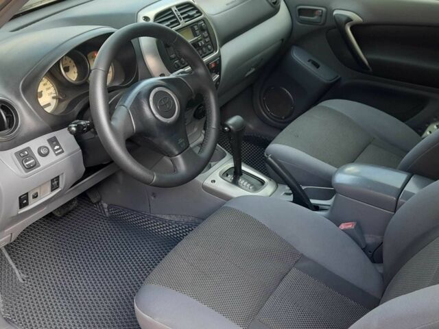 Зелений Тойота РАВ 4, об'ємом двигуна 2 л та пробігом 182 тис. км за 6900 $, фото 1 на Automoto.ua