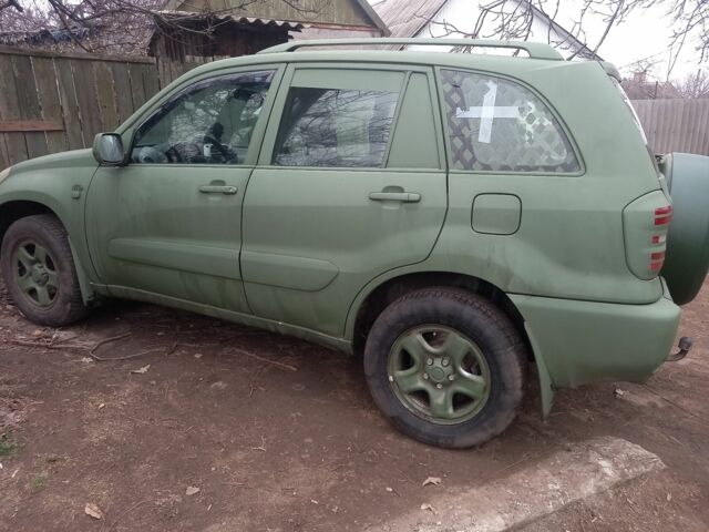 Зеленый Тойота РАВ 4, объемом двигателя 2 л и пробегом 230 тыс. км за 4528 $, фото 1 на Automoto.ua