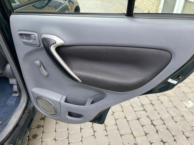 Зеленый Тойота РАВ 4, объемом двигателя 2 л и пробегом 350 тыс. км за 3900 $, фото 12 на Automoto.ua