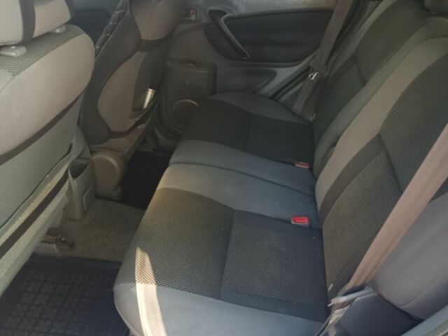 Зеленый Тойота РАВ 4, объемом двигателя 2 л и пробегом 260 тыс. км за 3500 $, фото 3 на Automoto.ua