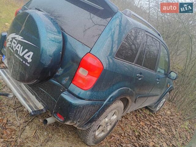 Зеленый Тойота РАВ 4, объемом двигателя 2.2 л и пробегом 550 тыс. км за 2000 $, фото 1 на Automoto.ua