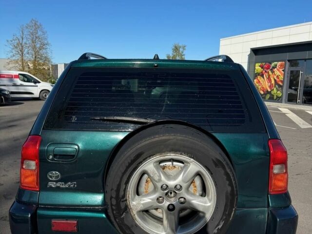 Зеленый Тойота РАВ 4, объемом двигателя 2.2 л и пробегом 280 тыс. км за 3843 $, фото 4 на Automoto.ua