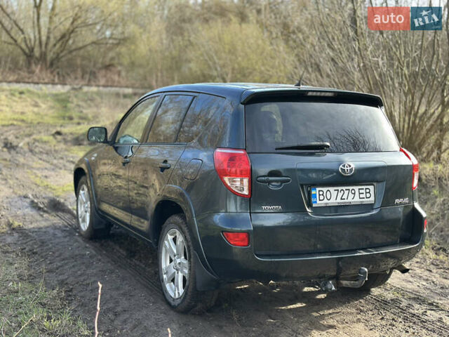 Зелений Тойота РАВ 4, об'ємом двигуна 2.2 л та пробігом 281 тис. км за 9300 $, фото 7 на Automoto.ua