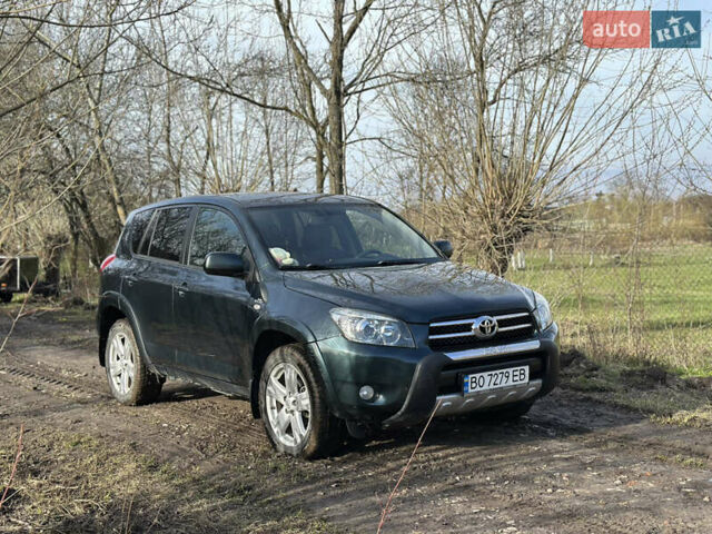 Зелений Тойота РАВ 4, об'ємом двигуна 2.2 л та пробігом 281 тис. км за 9300 $, фото 3 на Automoto.ua