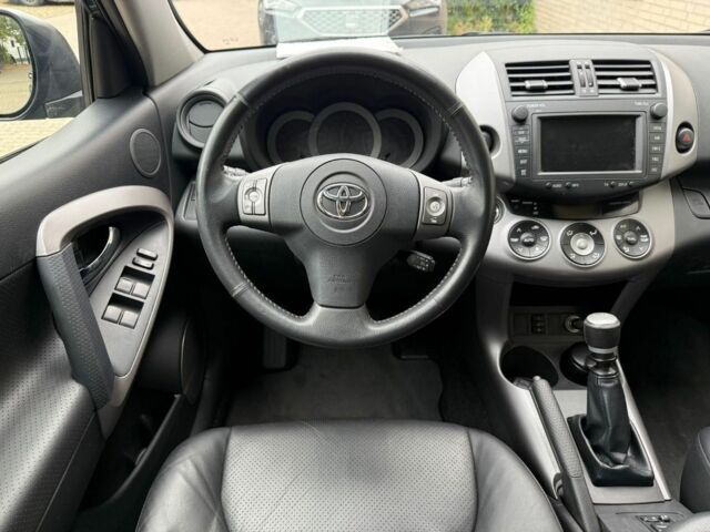 Зелений Тойота РАВ 4, об'ємом двигуна 2.2 л та пробігом 250 тис. км за 2430 $, фото 9 на Automoto.ua