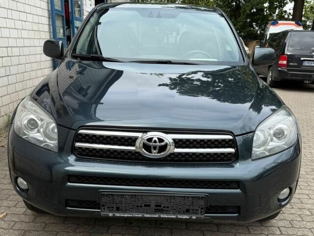 Зелений Тойота РАВ 4, об'ємом двигуна 2.2 л та пробігом 250 тис. км за 2430 $, фото 1 на Automoto.ua