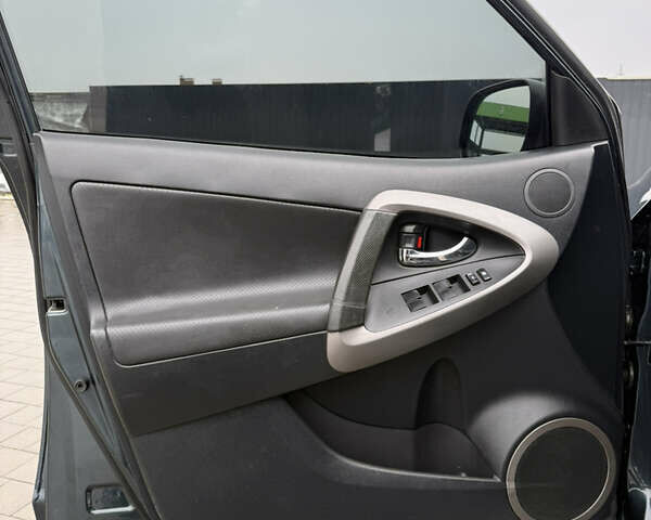 Зеленый Тойота РАВ 4, объемом двигателя 2.23 л и пробегом 210 тыс. км за 8500 $, фото 25 на Automoto.ua