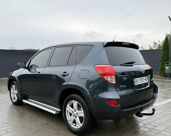 Зеленый Тойота РАВ 4, объемом двигателя 2.23 л и пробегом 210 тыс. км за 8500 $, фото 2 на Automoto.ua