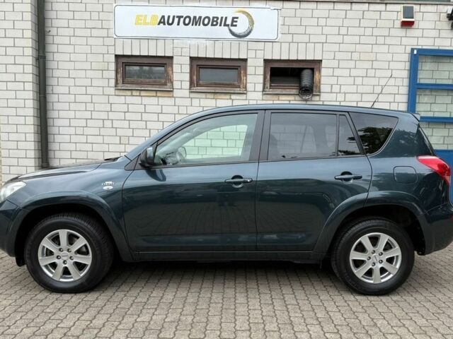 Зелений Тойота РАВ 4, об'ємом двигуна 2.2 л та пробігом 250 тис. км за 2430 $, фото 4 на Automoto.ua