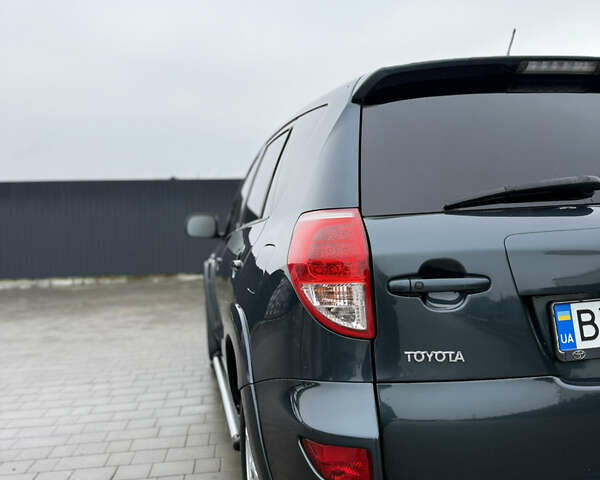 Зеленый Тойота РАВ 4, объемом двигателя 2.23 л и пробегом 210 тыс. км за 8500 $, фото 4 на Automoto.ua