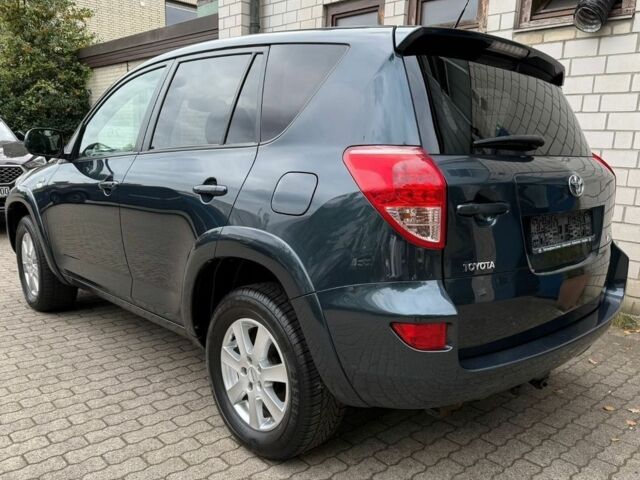 Зелений Тойота РАВ 4, об'ємом двигуна 2.2 л та пробігом 250 тис. км за 2430 $, фото 3 на Automoto.ua