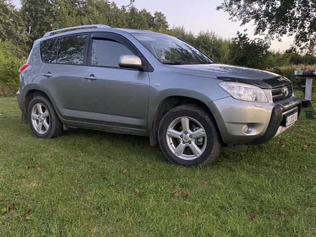 Зеленый Тойота РАВ 4, объемом двигателя 2 л и пробегом 186 тыс. км за 9200 $, фото 1 на Automoto.ua