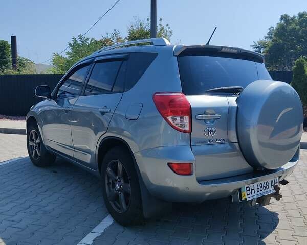 Зеленый Тойота РАВ 4, объемом двигателя 2 л и пробегом 197 тыс. км за 8999 $, фото 2 на Automoto.ua