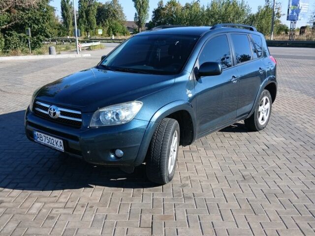 Зеленый Тойота РАВ 4, объемом двигателя 2.2 л и пробегом 313 тыс. км за 7500 $, фото 3 на Automoto.ua