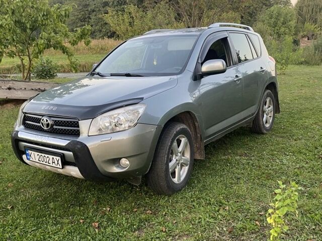 Зеленый Тойота РАВ 4, объемом двигателя 2 л и пробегом 186 тыс. км за 9200 $, фото 6 на Automoto.ua