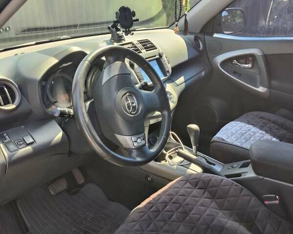 Зеленый Тойота РАВ 4, объемом двигателя 2 л и пробегом 197 тыс. км за 8999 $, фото 3 на Automoto.ua