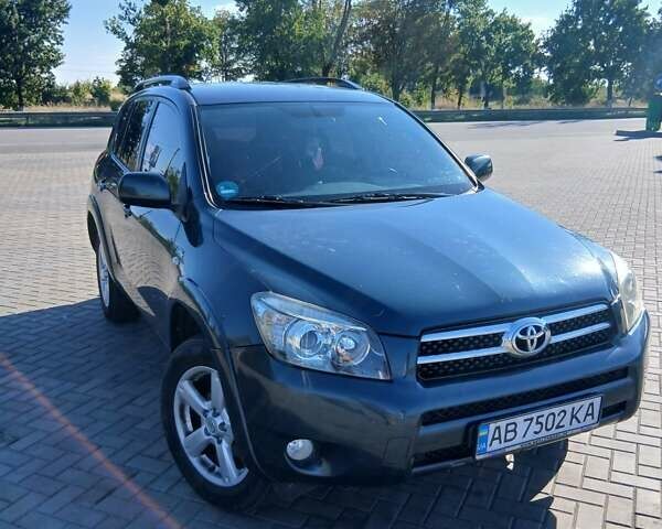 Зеленый Тойота РАВ 4, объемом двигателя 2.23 л и пробегом 314 тыс. км за 7100 $, фото 1 на Automoto.ua