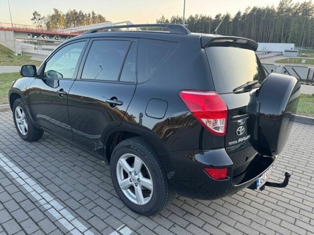 Зелений Тойота РАВ 4, об'ємом двигуна 2.2 л та пробігом 220 тис. км за 2350 $, фото 2 на Automoto.ua