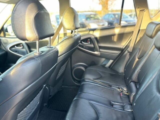 Зеленый Тойота РАВ 4, объемом двигателя 2.2 л и пробегом 228 тыс. км за 2810 $, фото 6 на Automoto.ua