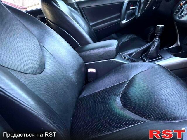 Зелений Тойота РАВ 4, об'ємом двигуна 2.2 л та пробігом 184 тис. км за 9300 $, фото 7 на Automoto.ua