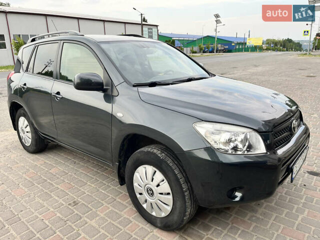 Зеленый Тойота РАВ 4, объемом двигателя 2.23 л и пробегом 226 тыс. км за 9599 $, фото 5 на Automoto.ua