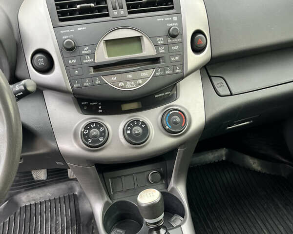 Зеленый Тойота РАВ 4, объемом двигателя 2.23 л и пробегом 226 тыс. км за 9599 $, фото 24 на Automoto.ua