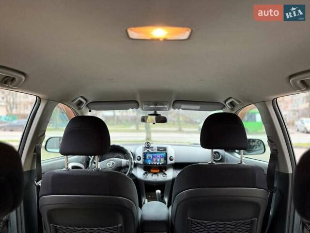 Зеленый Тойота РАВ 4, объемом двигателя 2 л и пробегом 263 тыс. км за 8800 $, фото 15 на Automoto.ua